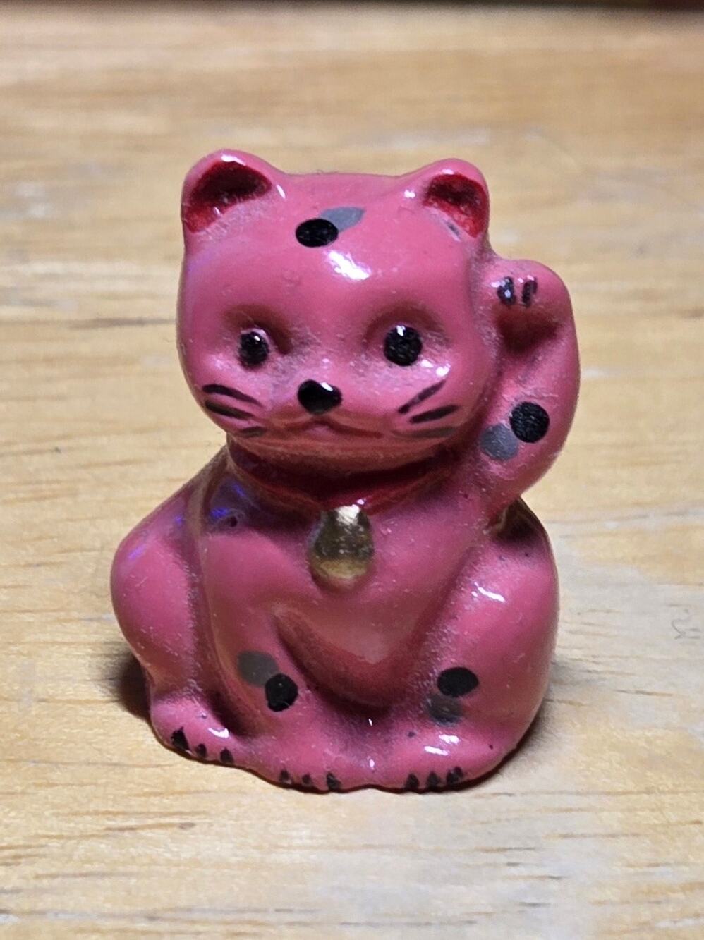 Vintage Pink Mini Maneki-Neko lucky cat figurine